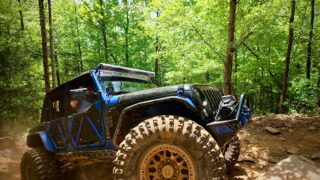 This team came to WIN. 👊🔥
The relay challenge was all about speed, teamwork, and pure chaos. Drivers launching obstacles, spotters sprinting with ducks, Jeeps bouncing through the trails… this one had everybody yelling and cheering. 😂🏁
Who do you think had the fastest run?
🎥 Full video goes LIVE tonight at 6:30PM on Road Rash Off Road YouTube.