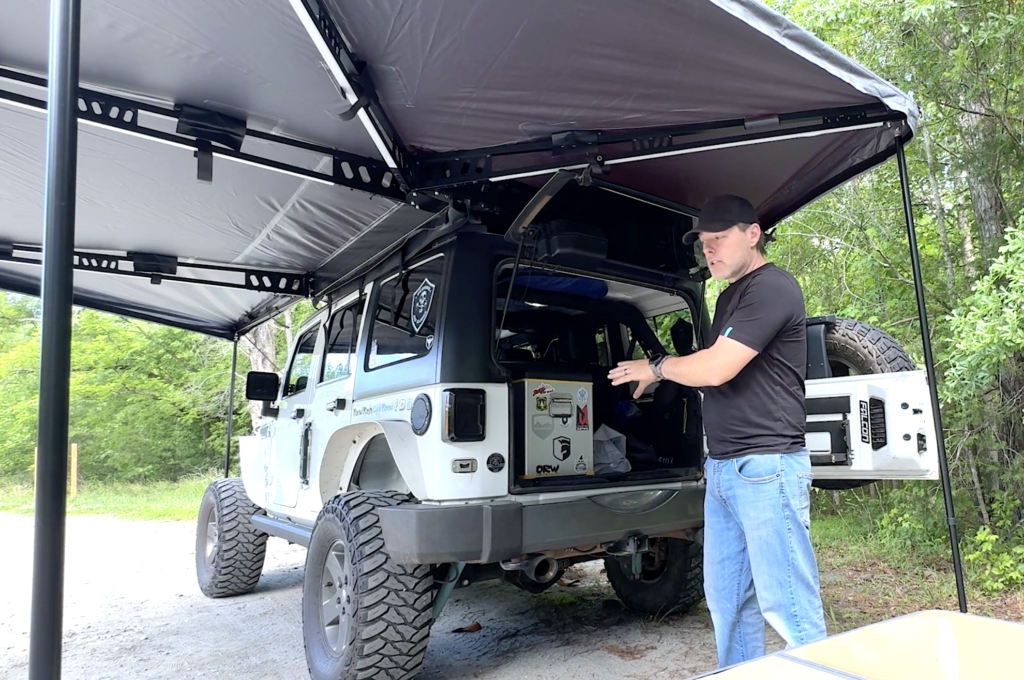 Jeep overlanding 270 degree awning